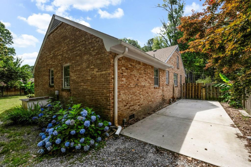 Photo 37 of 39 residential for sale in Chesapeake virginia
