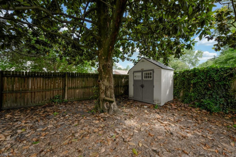Photo 38 of 39 residential for sale in Chesapeake virginia