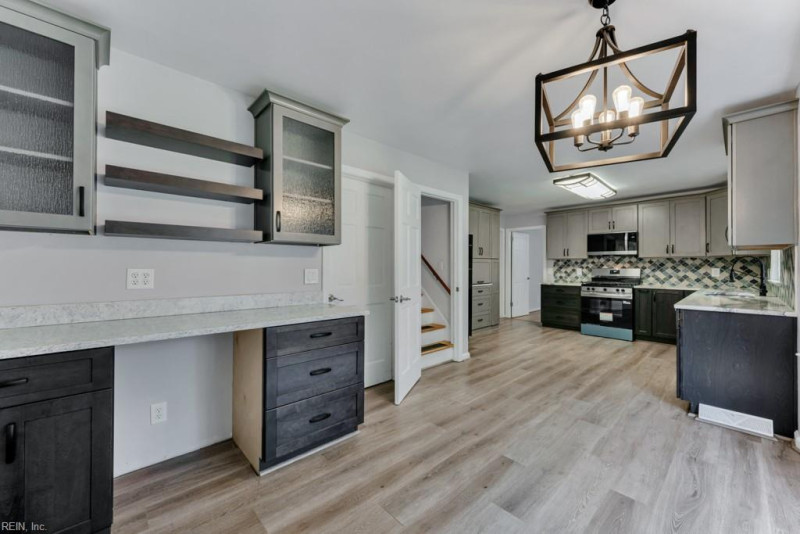 Photo 6 of 39 residential for sale in Chesapeake virginia