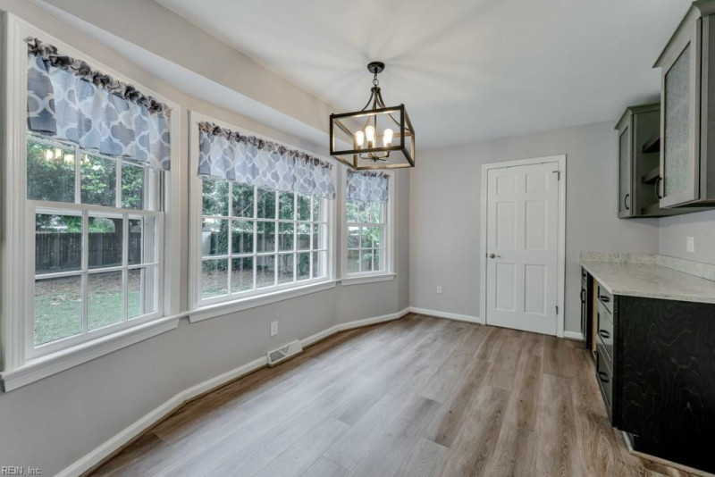 Photo 7 of 39 residential for sale in Chesapeake virginia