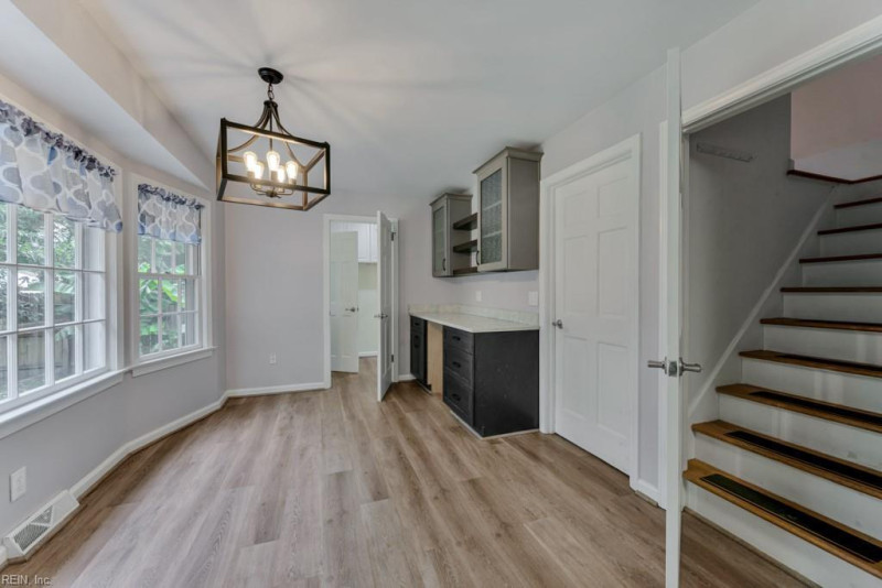 Photo 8 of 39 residential for sale in Chesapeake virginia