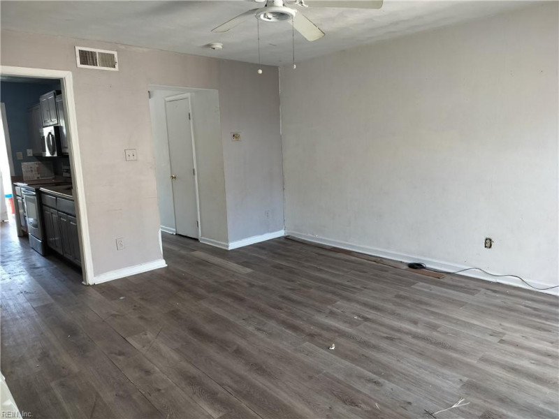 Photo 3 of 7 residential for sale in Chesapeake virginia Photo 3 of 7 residential for sale in Chesapeake virginia