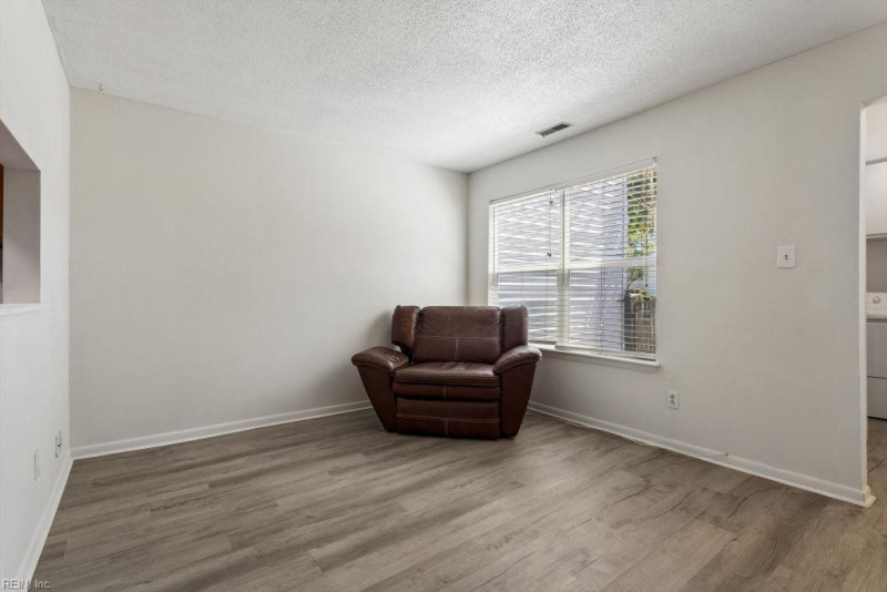 Photo 11 of 39 residential for sale in Virginia Beach virginia