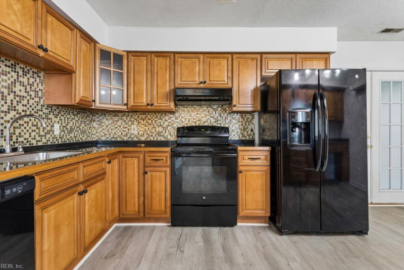 Photo 17 of 39 residential for sale in Virginia Beach virginia