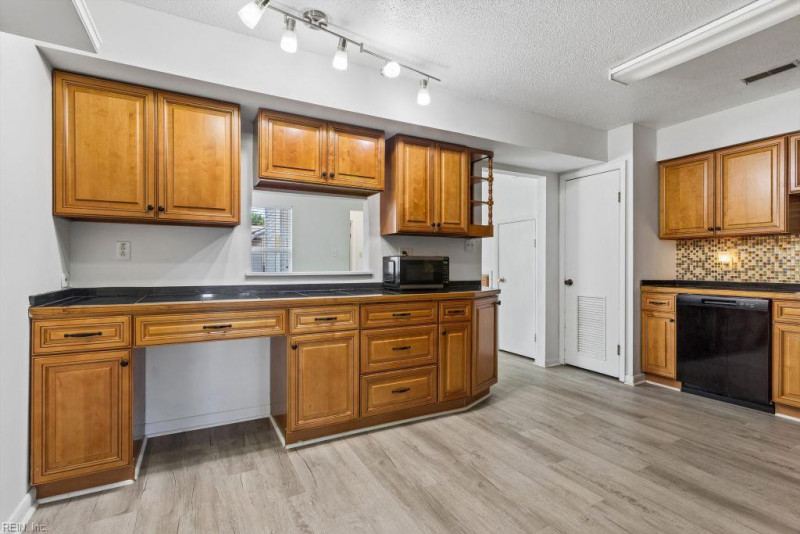 Photo 19 of 39 residential for sale in Virginia Beach virginia