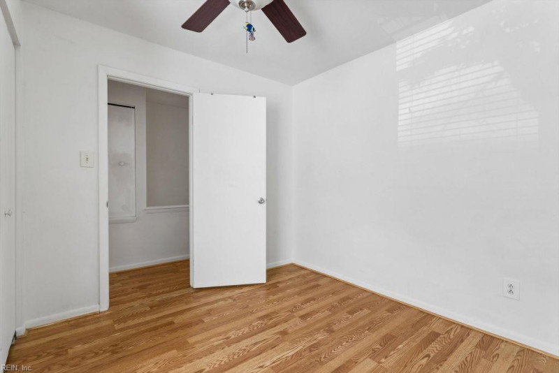 Photo 27 of 39 residential for sale in Virginia Beach virginia