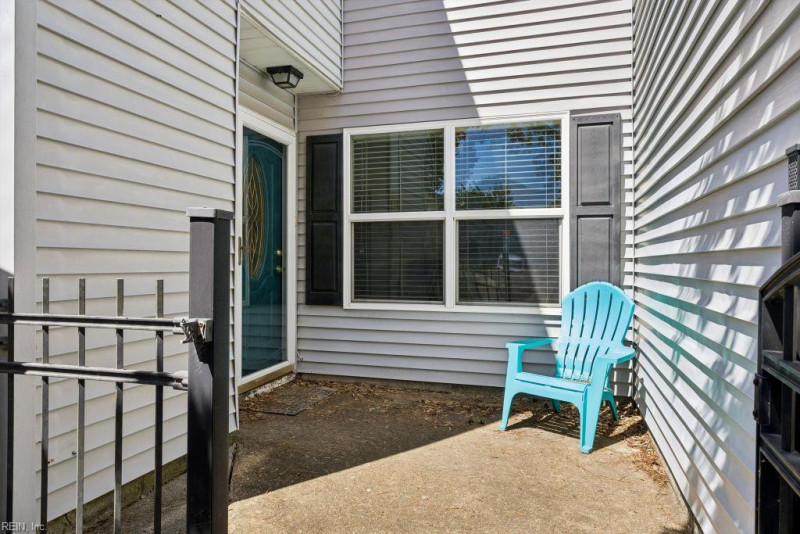 Photo 3 of 39 residential for sale in Virginia Beach virginia