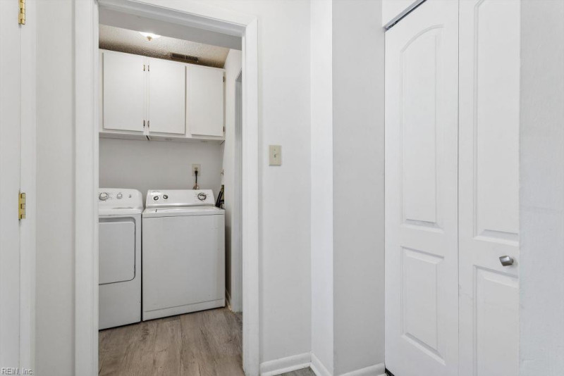 Photo 6 of 39 residential for sale in Virginia Beach virginia