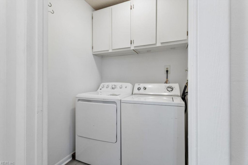 Photo 7 of 39 residential for sale in Virginia Beach virginia
