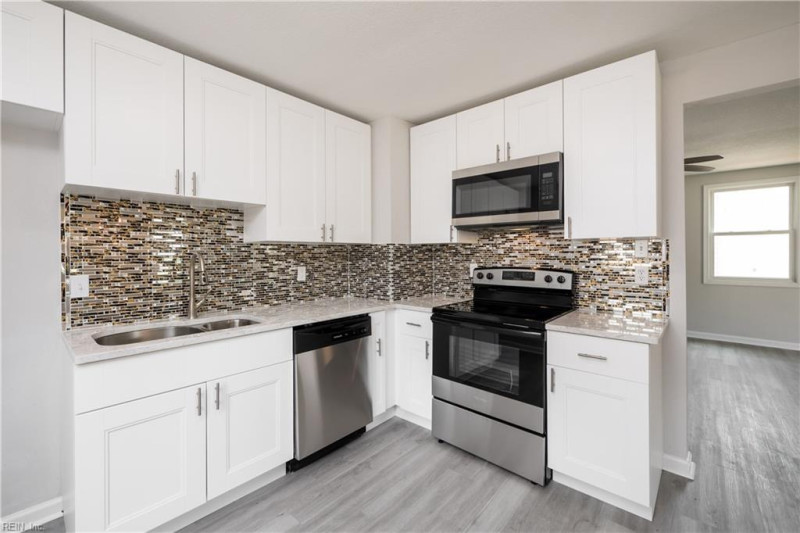 Photo 16 of 43 residential for sale in Norfolk virginia