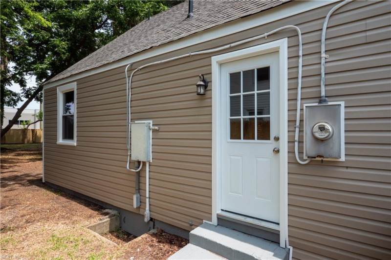 Photo 8 of 43 residential for sale in Norfolk virginia