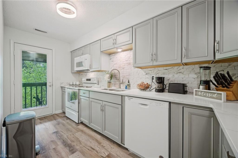 Photo 18 of 35 residential for sale in Norfolk virginia