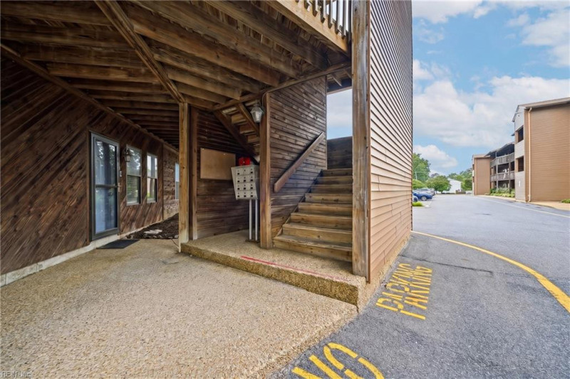 Photo 4 of 35 residential for sale in Norfolk virginia
