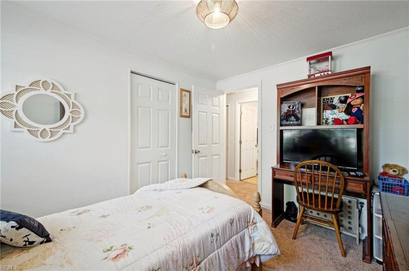 Photo 20 of 32 residential for sale in Gloucester County virginia