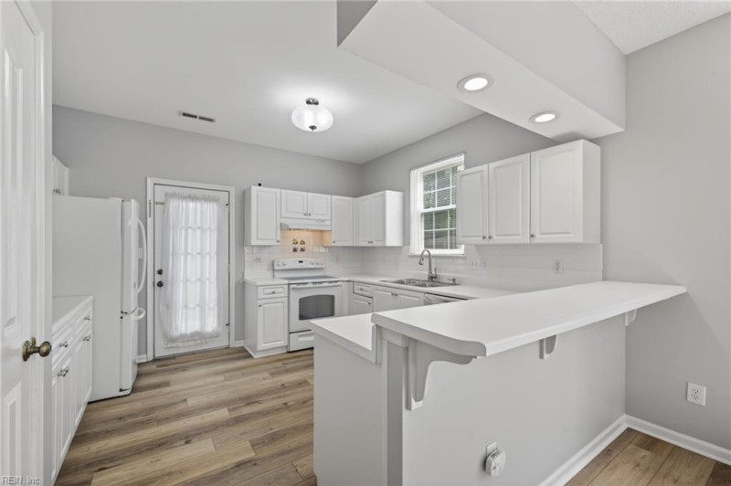 Photo 10 of 33 rental for rent in Chesapeake virginia