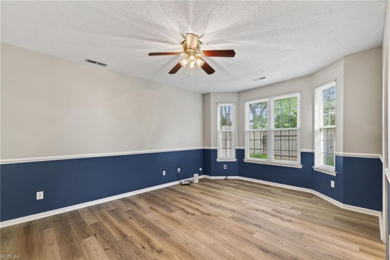 Photo 14 of 33 rental for rent in Chesapeake virginia