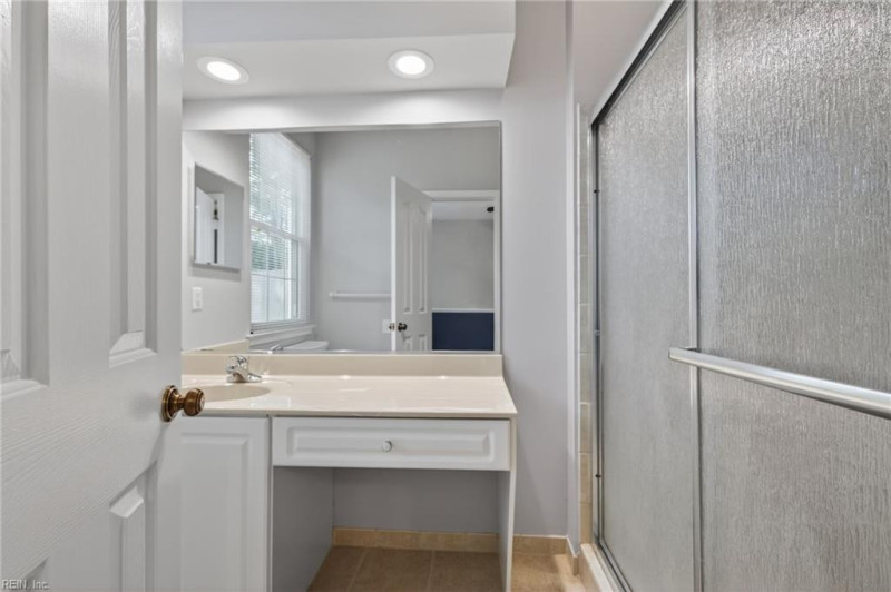 Photo 18 of 33 rental for rent in Chesapeake virginia