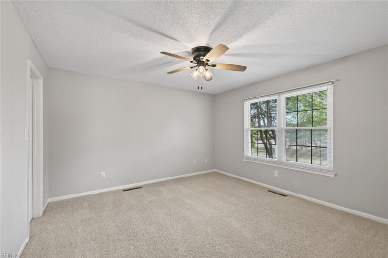 Photo 27 of 33 rental for rent in Chesapeake virginia