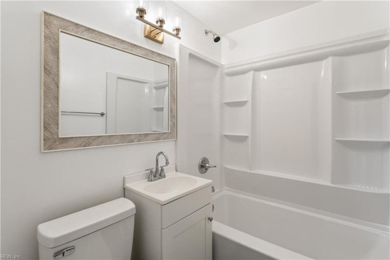 Photo 18 of 22 residential for sale in Portsmouth virginia