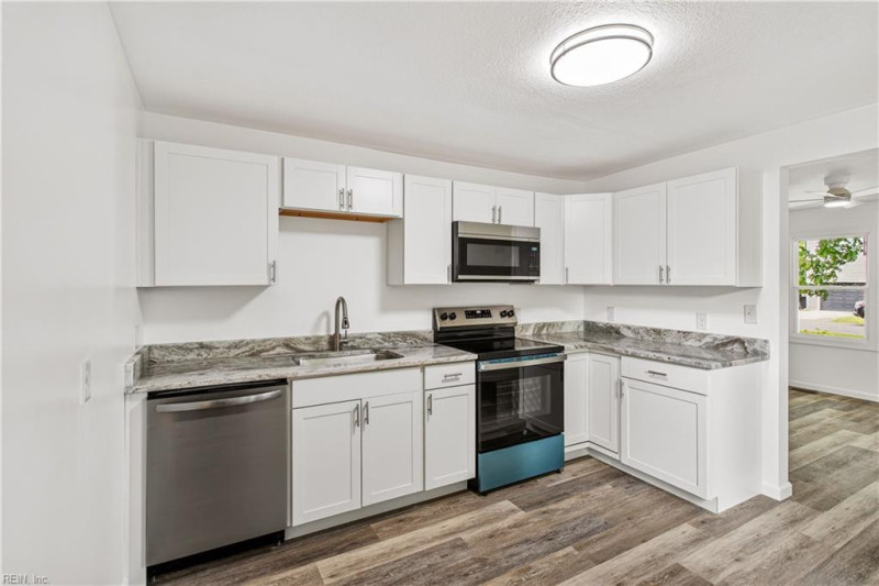 Photo 2 of 22 residential for sale in Portsmouth virginia
