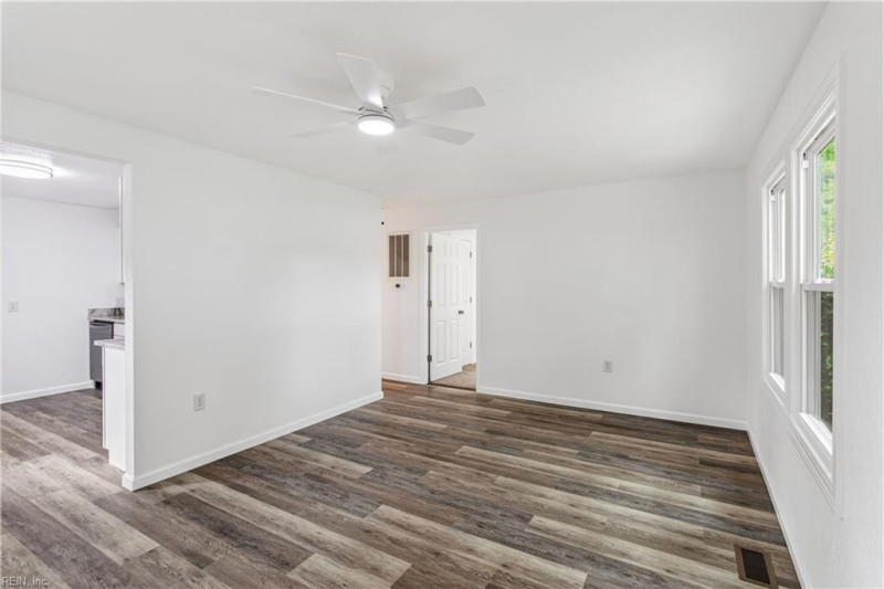 Photo 4 of 22 residential for sale in Portsmouth virginia