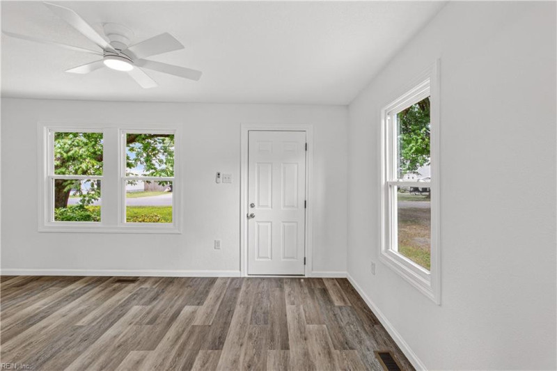 Photo 6 of 22 residential for sale in Portsmouth virginia