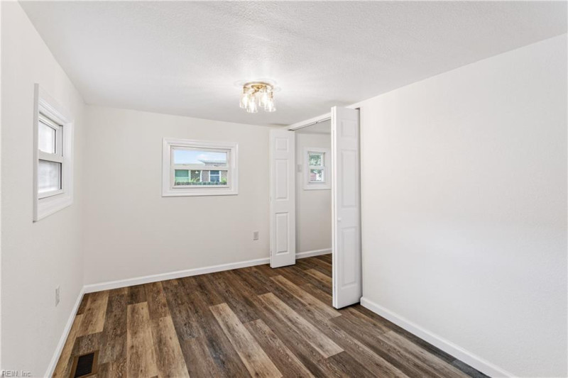Photo 8 of 22 residential for sale in Portsmouth virginia