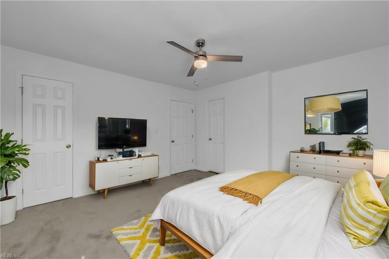 Photo 18 of 41 residential for sale in Portsmouth virginia