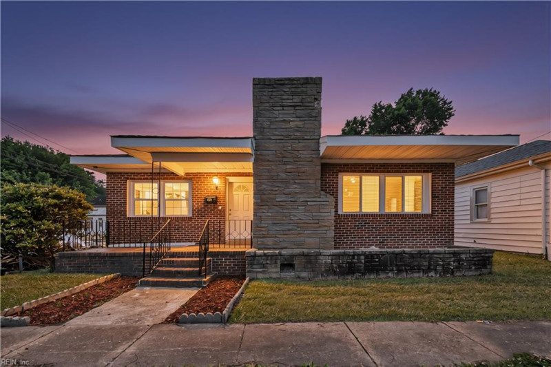 Photo 2 of 41 residential for sale in Portsmouth virginia