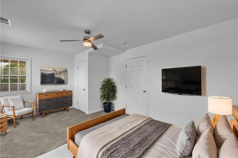 Photo 25 of 41 residential for sale in Portsmouth virginia