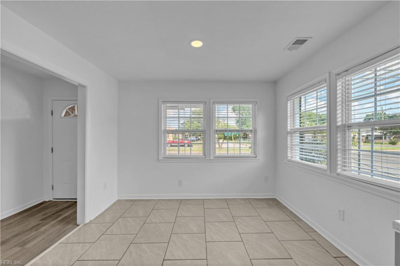 Photo 28 of 41 residential for sale in Portsmouth virginia