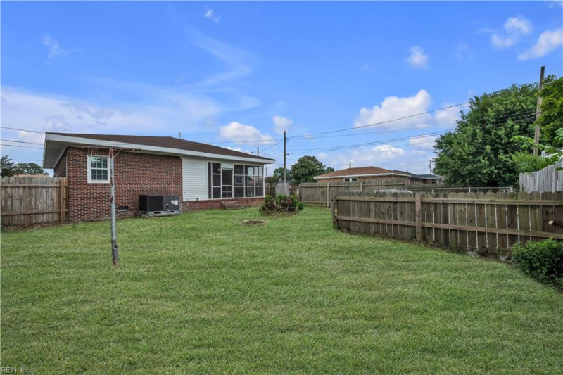 Photo 5 of 41 residential for sale in Portsmouth virginia
