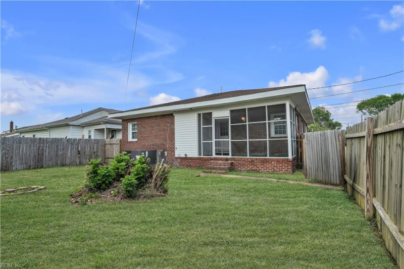 Photo 6 of 41 residential for sale in Portsmouth virginia