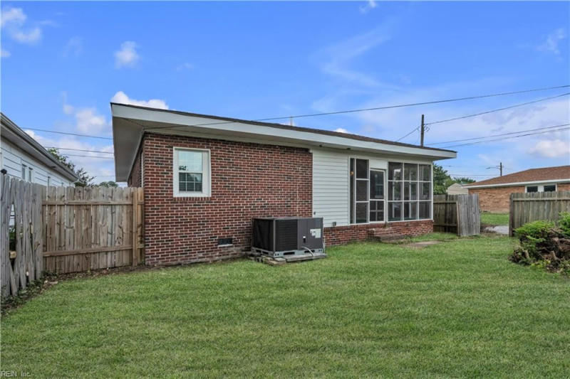 Photo 7 of 41 residential for sale in Portsmouth virginia