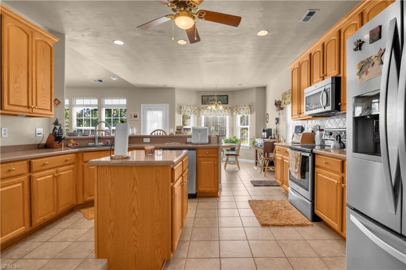 Photo 13 of 33 residential for sale in Chesapeake virginia
