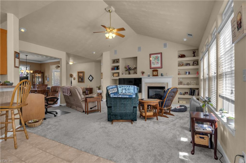 Photo 14 of 33 residential for sale in Chesapeake virginia