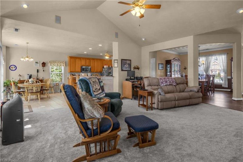 Photo 15 of 33 residential for sale in Chesapeake virginia