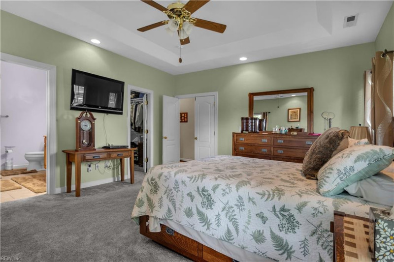 Photo 16 of 33 residential for sale in Chesapeake virginia