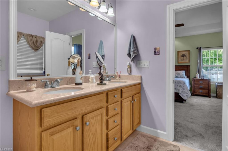 Photo 17 of 33 residential for sale in Chesapeake virginia