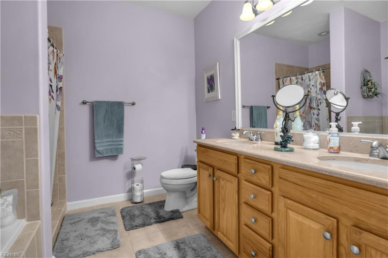 Photo 18 of 33 residential for sale in Chesapeake virginia