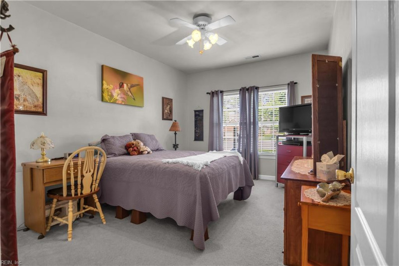 Photo 20 of 33 residential for sale in Chesapeake virginia