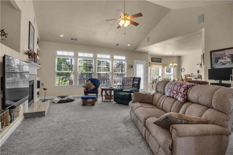 Photo 27 of 33 residential for sale in Chesapeake virginia