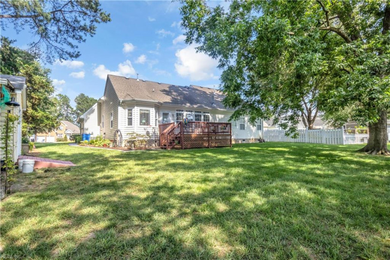 Photo 5 of 33 residential for sale in Chesapeake virginia