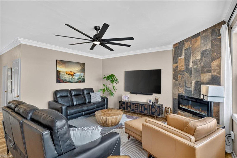 Photo 10 of 39 residential for sale in Virginia Beach virginia