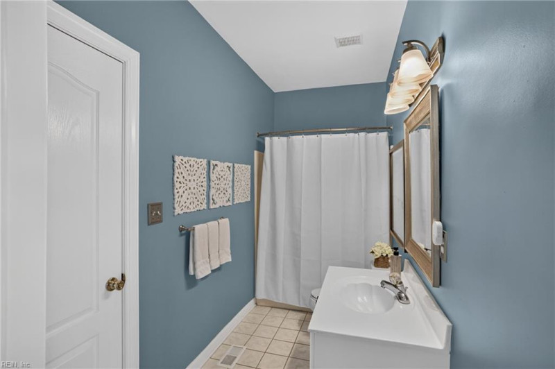 Photo 14 of 39 residential for sale in Virginia Beach virginia
