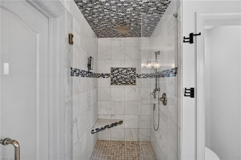 Photo 17 of 39 residential for sale in Virginia Beach virginia