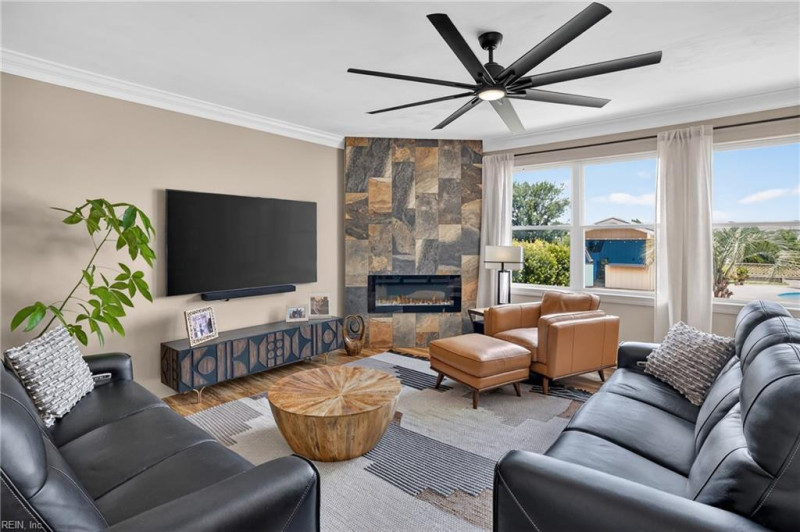 Photo 4 of 39 residential for sale in Virginia Beach virginia