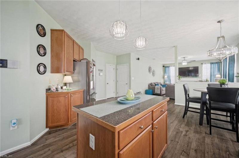 Photo 21 of 48 residential for sale in Chesapeake virginia