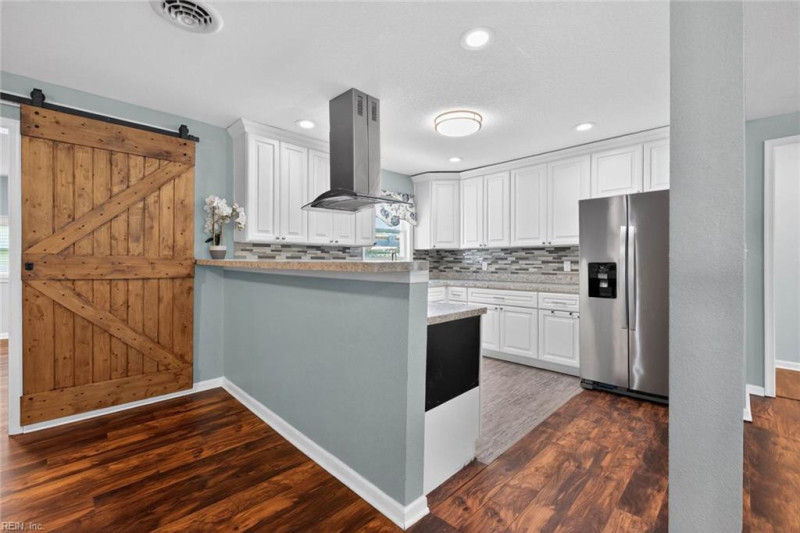 Photo 12 of 42 residential for sale in Virginia Beach virginia