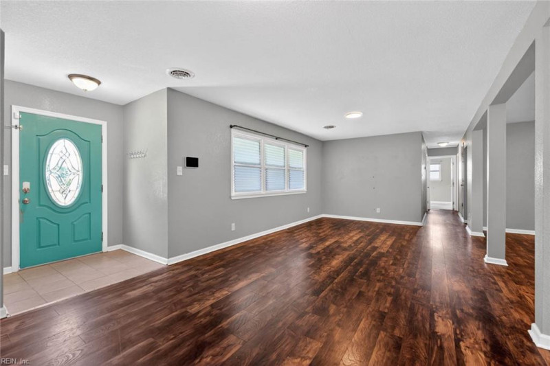 Photo 13 of 42 residential for sale in Virginia Beach virginia